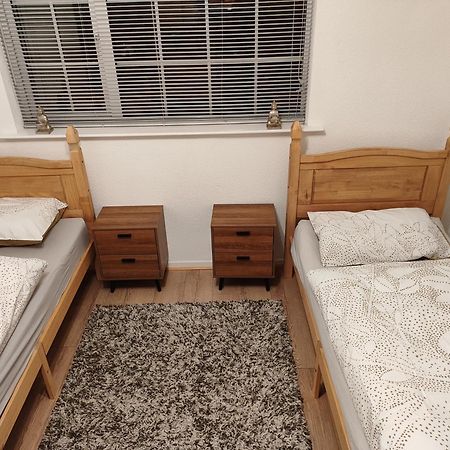 Perfect Place In Walsall/ 4 Bedroom / Long Term Workers Or Family Home Exterior foto